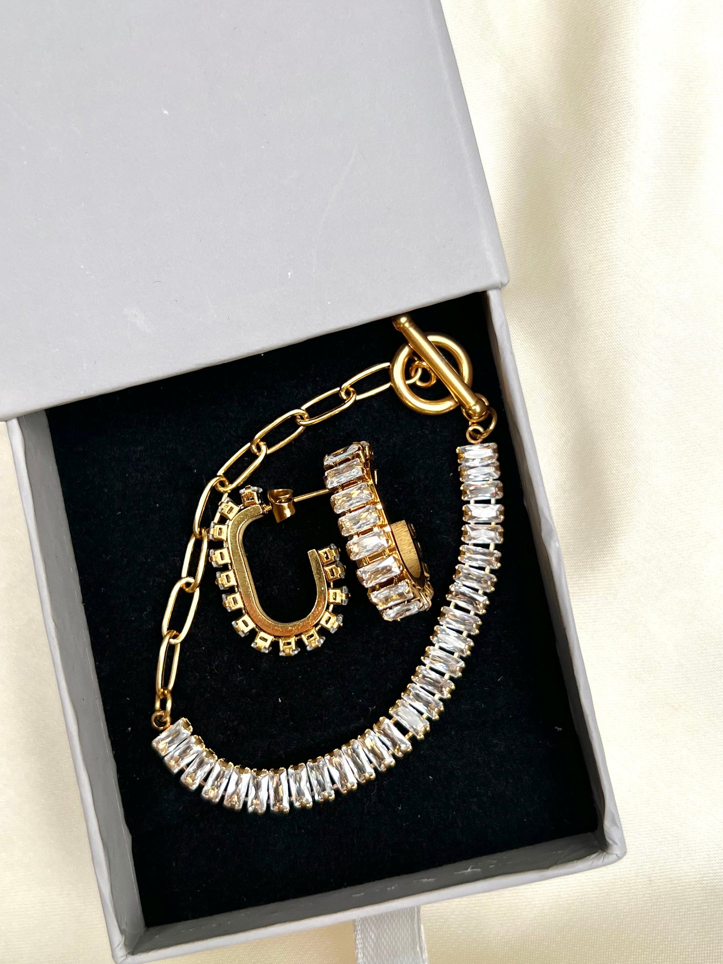 bracelet and earrings bundle