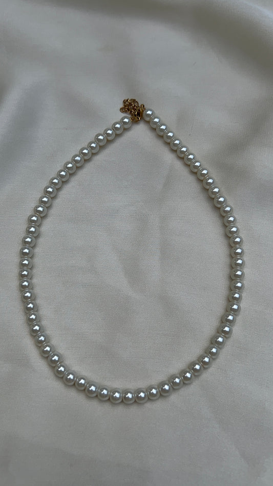 round pearl necklace