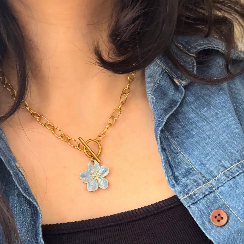 blue flower necklace