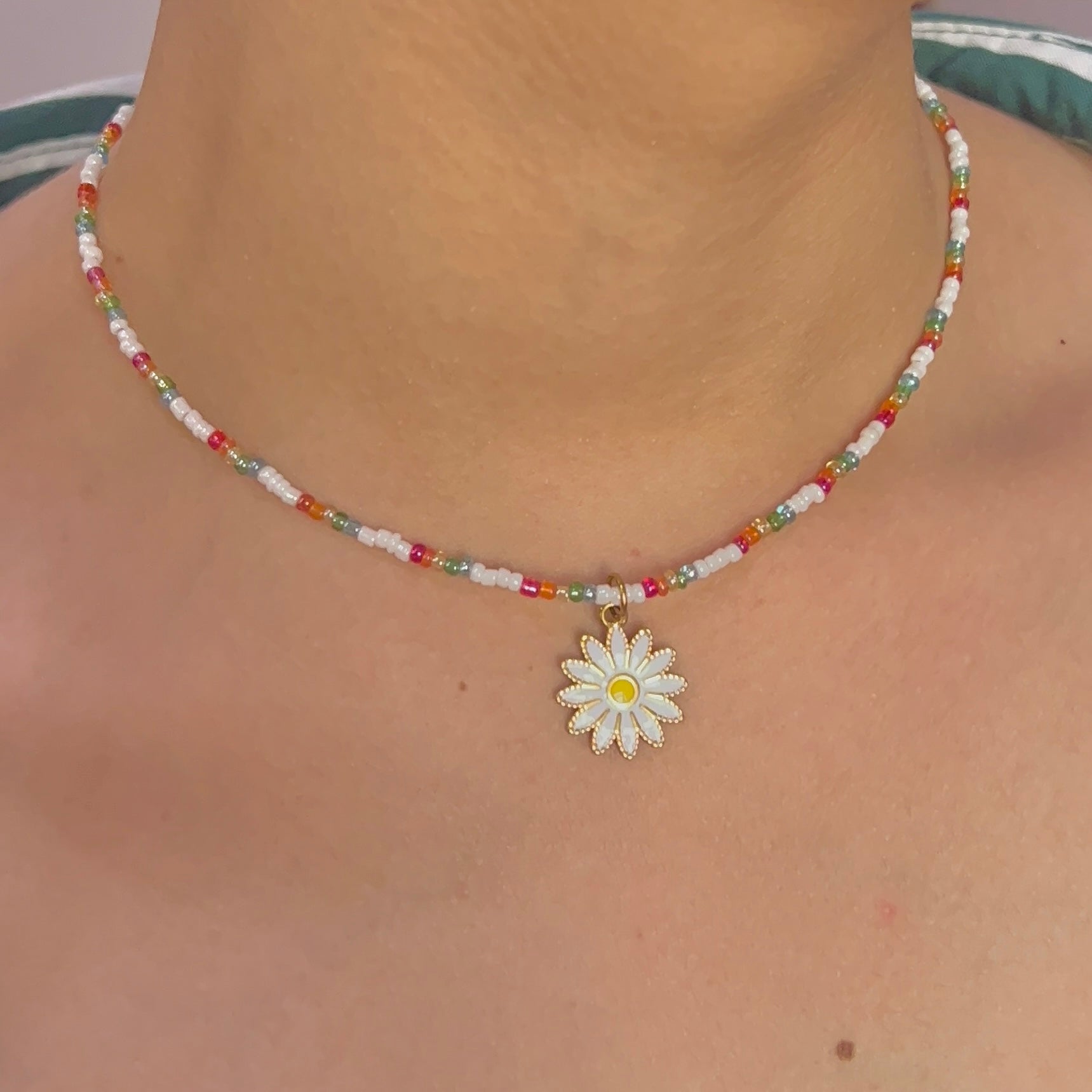 daisy necklace